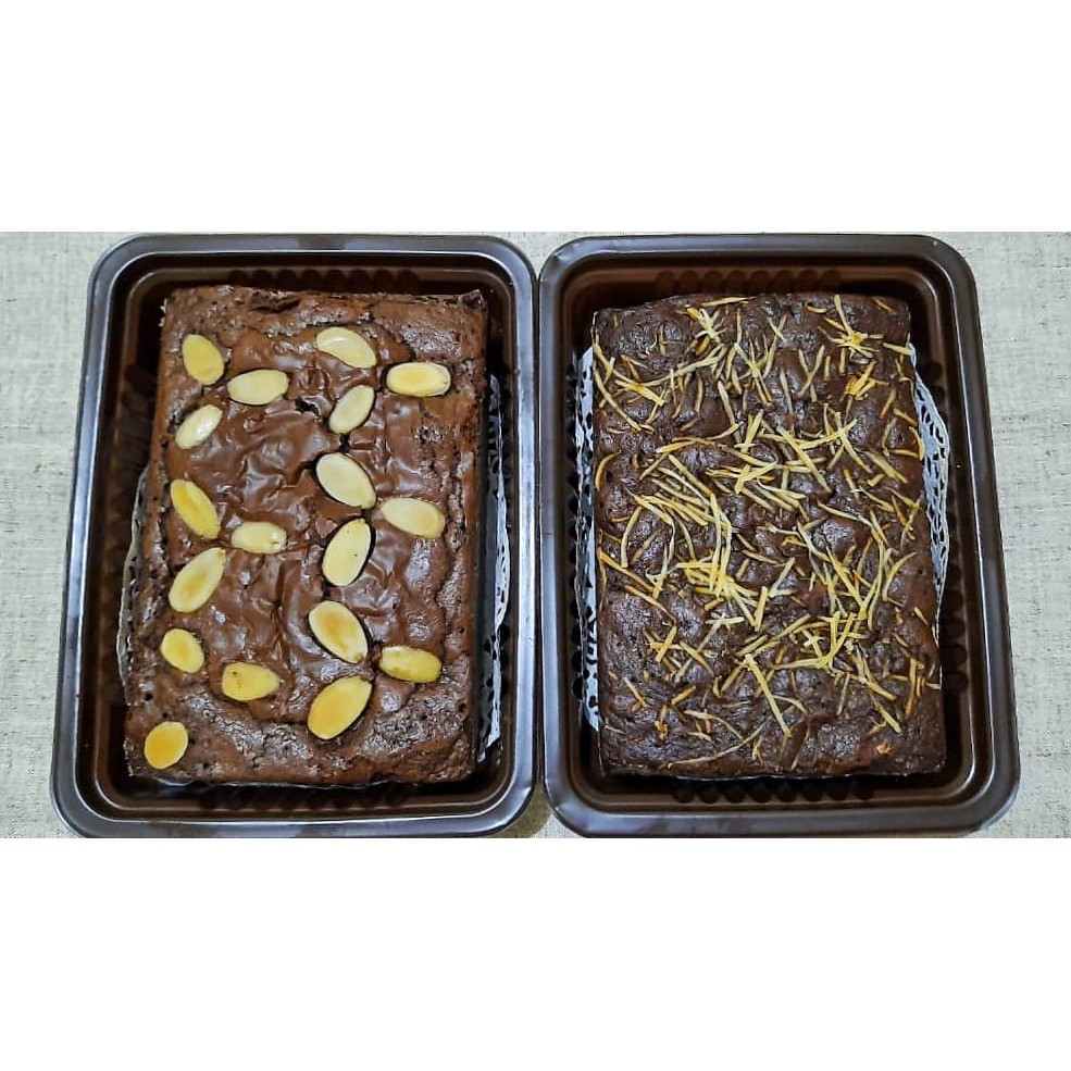 

(Small) Classic Chocolate Brownies