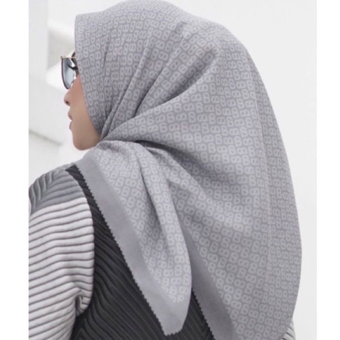 Tapis Series Buttonscarves || SATIN SQUARE