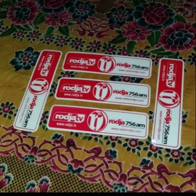 Sticker Radio Rodja dan Rodja tv (bahan plastik vinyl) 12x3cm