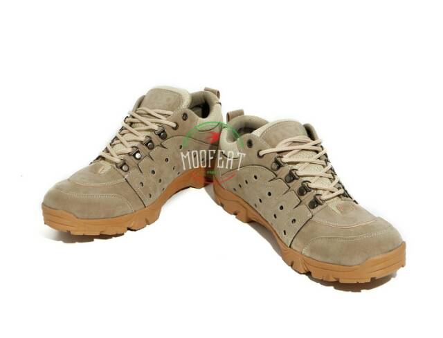 SEPATU OUTDOOR MOOFEAT TERREX TRACKING