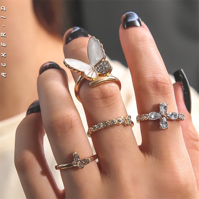 4pcs / Set Cincin Desain Butterfly Aksen Berlian Untuk Wanita