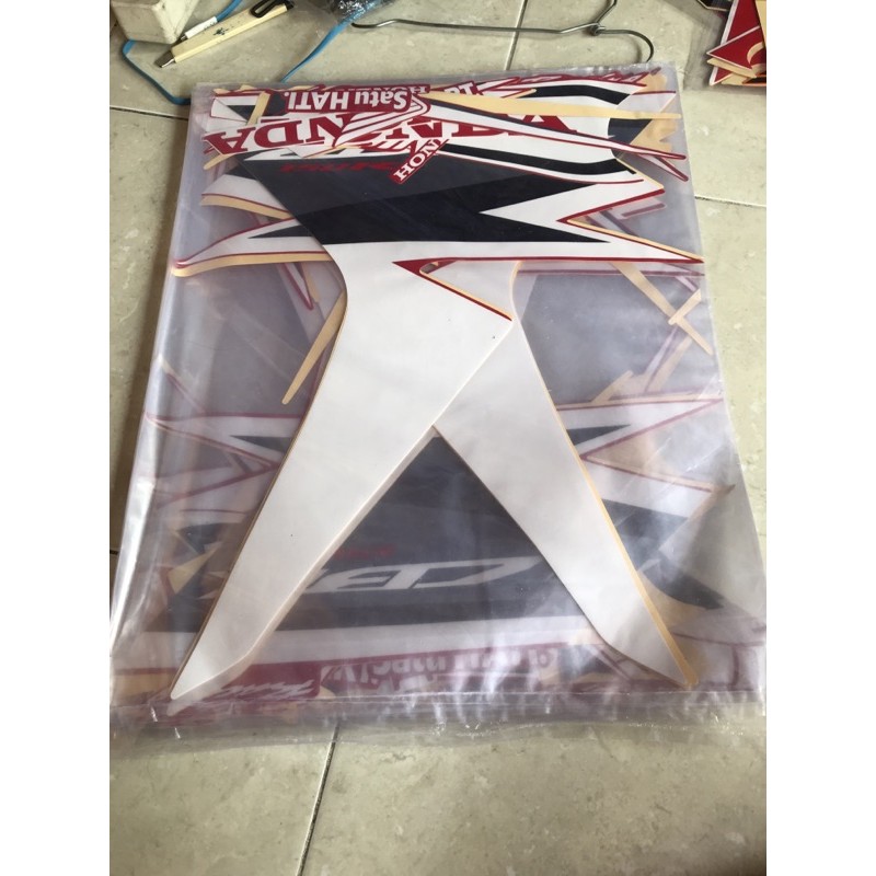 Striping stiker les body cbr 150 r red 2019 2020