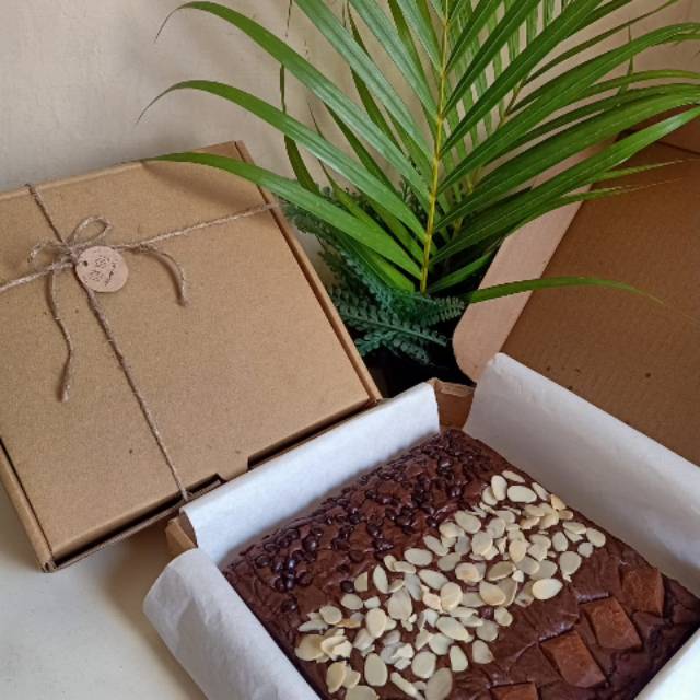 

Fudgy brownie large (tolong CO BUBLE WRAP JUGA)