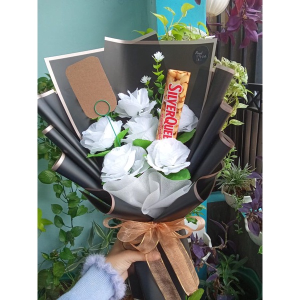 

bucket buket bouquet bunga mawar artificial coklat/hadiah ulangtahun/bucket murah
