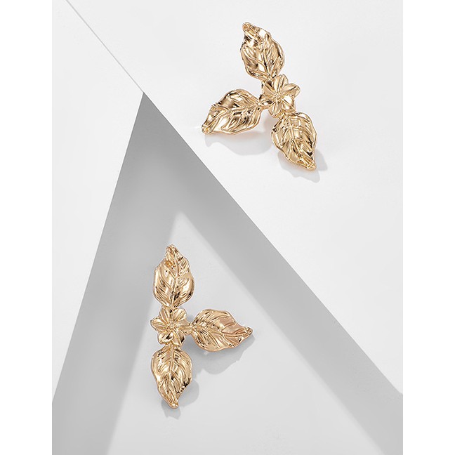 LRC Anting Tusuk Fashion Golden Asymmetric Leaf Flower Earrings D61345