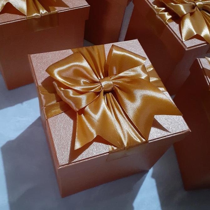 

[COD] KOTAK KADO ORANGE BAHAN HARDBOX 12X12X12CM [COD]