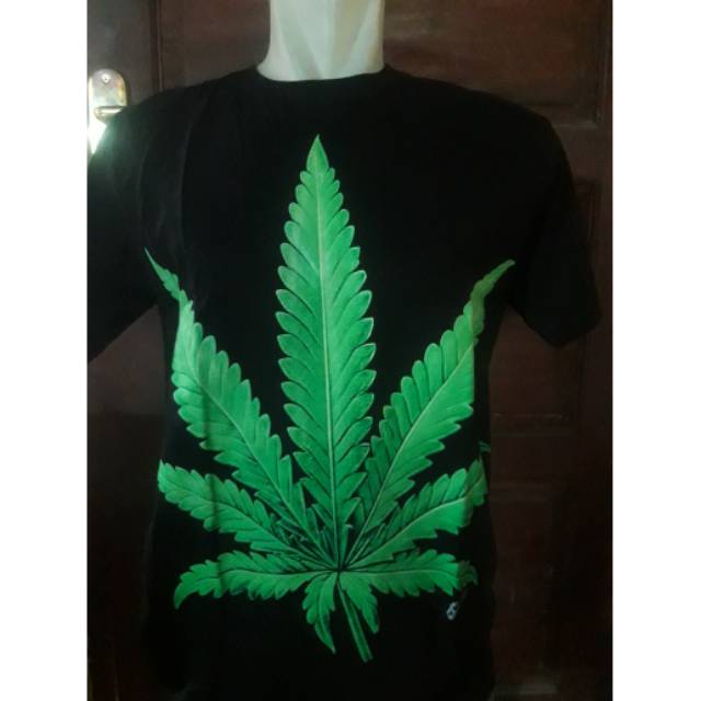 kaos daun glow in the dark made in thailand