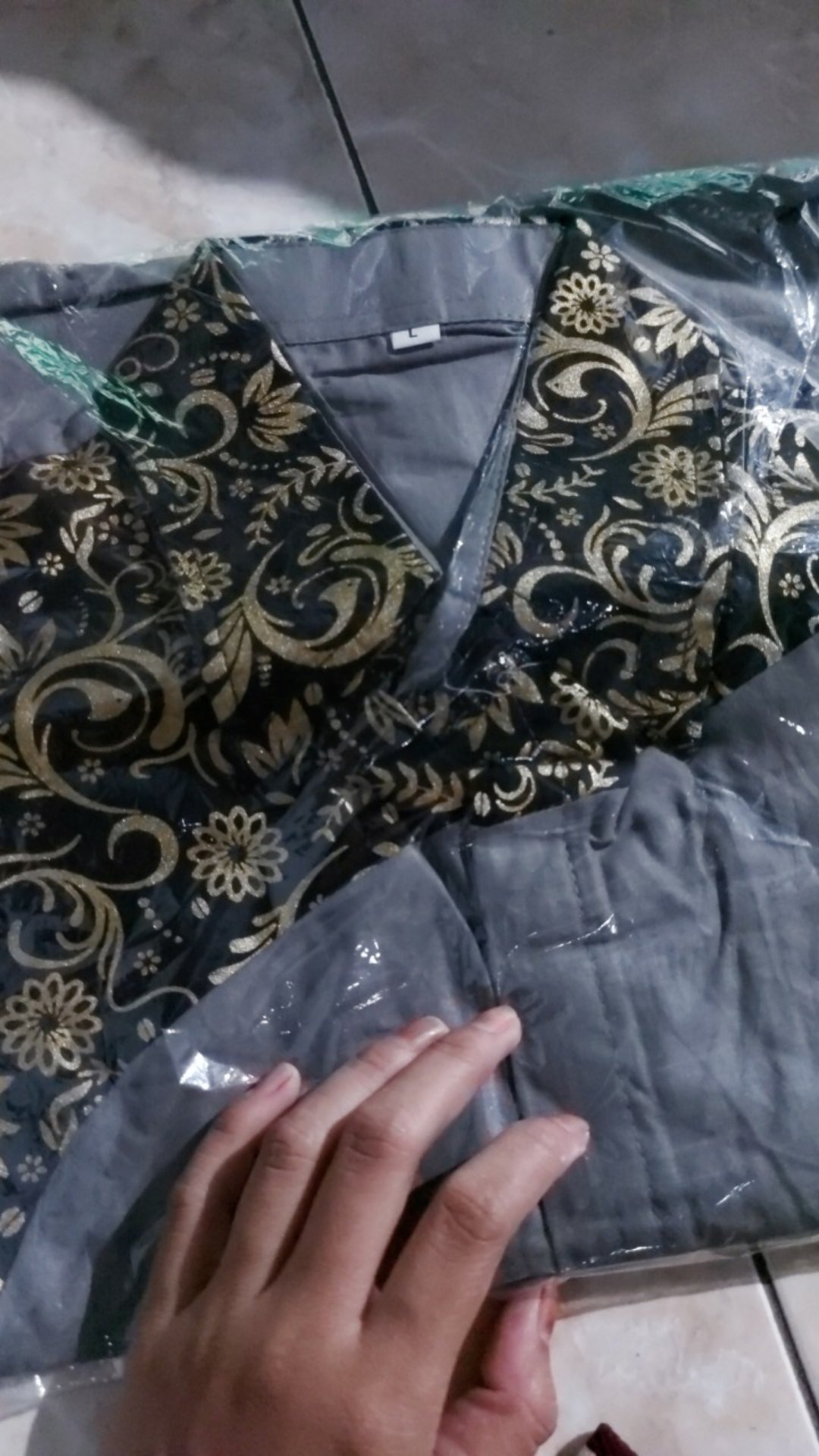 Kemeja Batik Pria Kombinasi Keren Banget