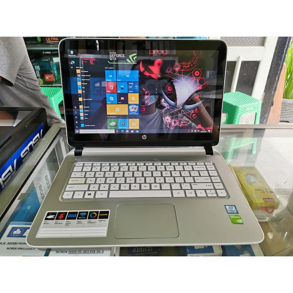 Laptop Hp 14 sudah core i5 dual VGA Nvidia SSD layar sentuh buat gaming n desain series istimewa