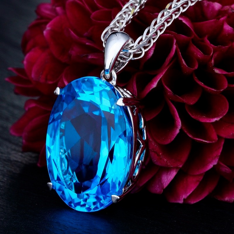 [Ready Stock]Fashion Elegant Inlaid Sapphire Necklace Luxury Pendant