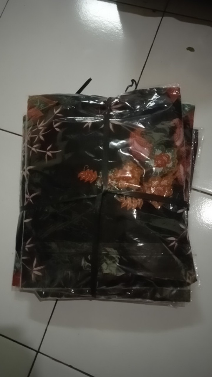 Maura Couple - Sania Ruffle Batik Couple