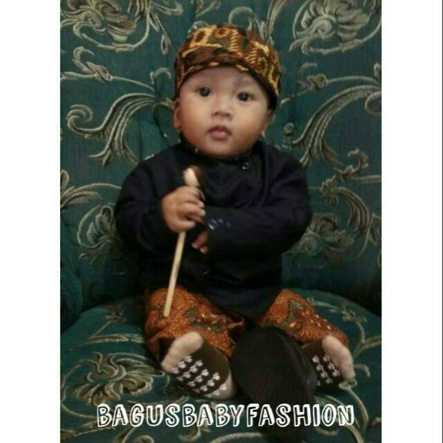 Beskap Bayi Kostum Tedak Siten / Mudun Lemah / Tedak Siti Set Blangkon & Jarik Murah