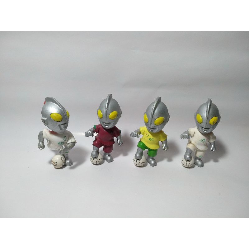 Ultraman Mainan Figure Toy Ultra Man Bola Brazil Soccer Sepakbola Rare Jadul Klasik Retro Limited