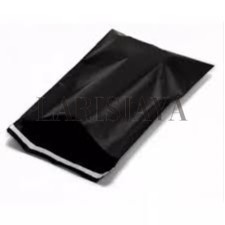 

Plastik packing polymailer 30 x 37 Warna Hitam Isi 100 pcs