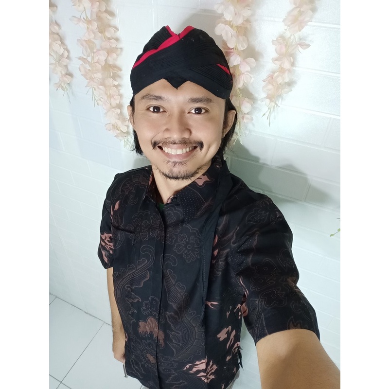 MAHKOTA DASAR HITAM NGUDI RAHAYU KEMEJA BAJU BATIK PRIA SOLO LENGAN PENDEK FULL FURING KATUN HALUS SUKET SEGORO GITARJA JAYANEGARA PERWIRA MAHESA RAJASWA ASTAGUNA NATANEGARA GURDO IJO KENCONO UNGU ARIESWARA GINANDRA PEKSI NAVY SELING BABON ANGKREM VIJAY 2