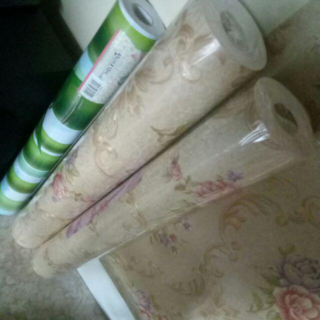 Wallpaper Dinding Bunga Rose Ulir Gold Klasik Mewah