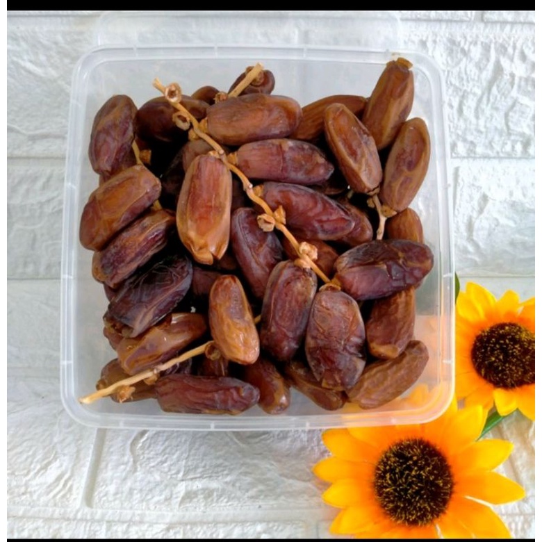 

KURMA TUNIS TANGKAI 1 KG (DEGLET NOOR)