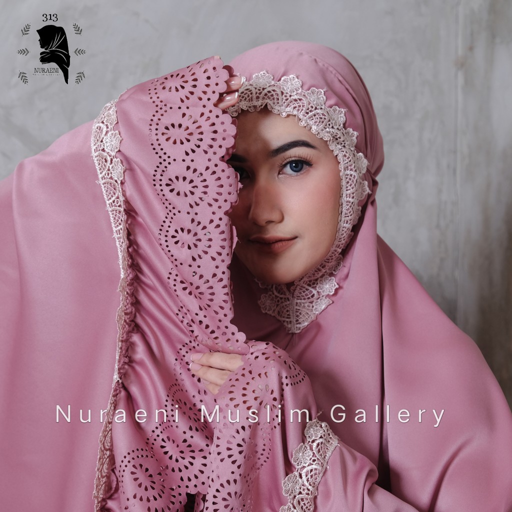 Mukena Traveling Dewasa Lesty Renda Mewah Satin Velvet Premium