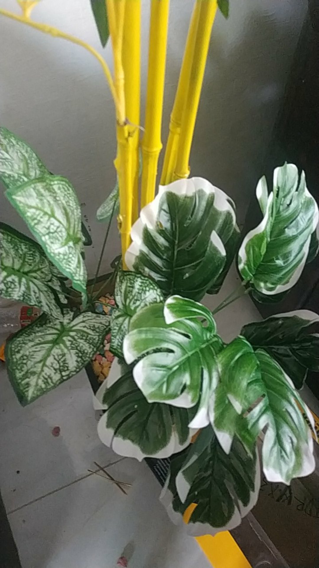 Buket Mini Daun Monstera Grup Artificial New