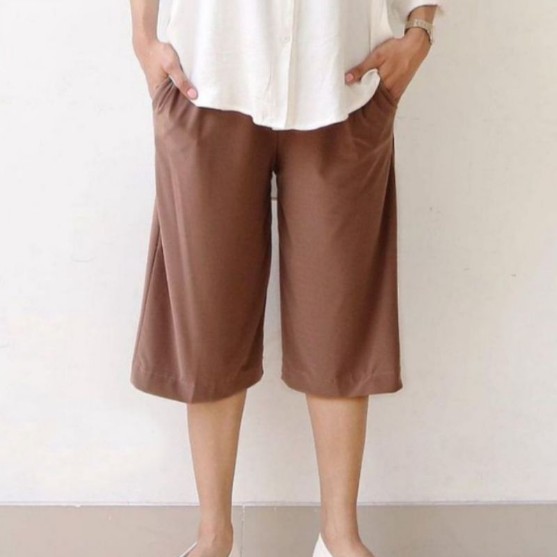 SHORT PANTS // CELANA PENDEK WANITA KULOT RAYON PREMIUM 7/8 STANDART ~ JUMBO // DIJAMIN ADEM