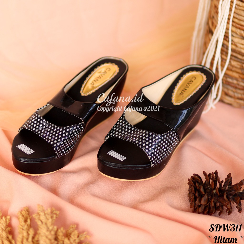 Wedges Wanita Adela SDW311