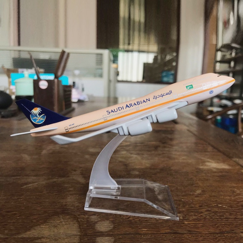 Saudi Arabian Mainan Pesawat Terbang Boeing 747 Model B747 Bahan Alloy Diecast Aeroflot Dengan Stand Display