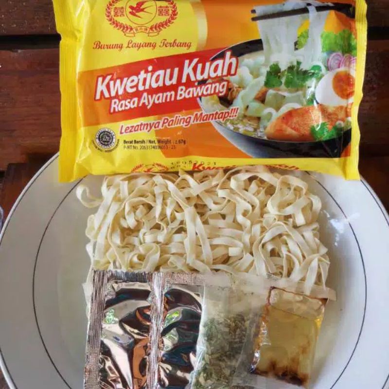 

kwetiau kuah cap burung layang