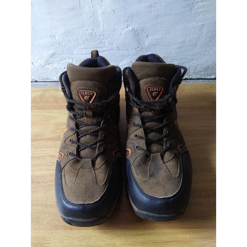 Preloved Sepatu Gunung (Outdoor) JLBLT Camel