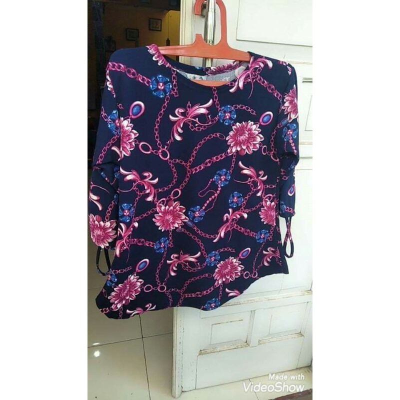 Atasan wanita motif rantai bunga biru tua navy