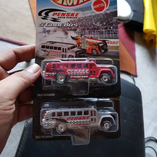 Hot wheels school bus