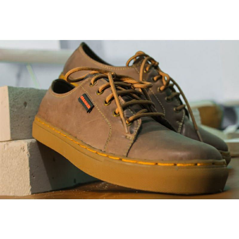 Sepatu Casual Pria Kulit Asli / Sepatu Sport Pria Kulit Asli