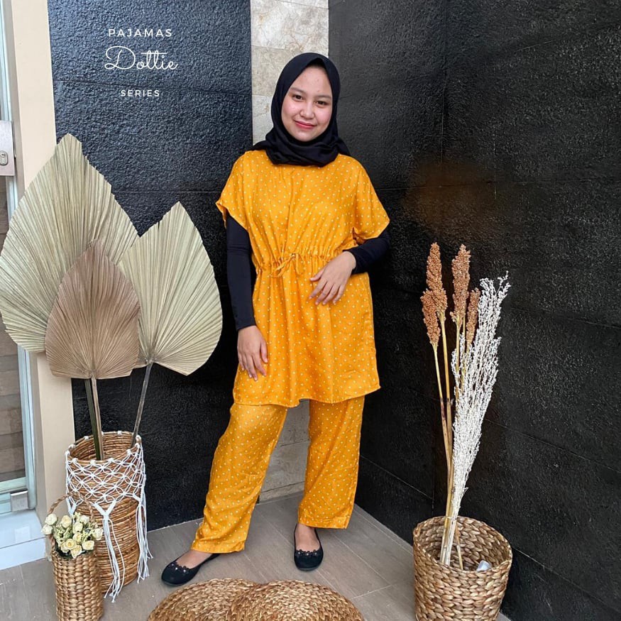 Pajamas Rayon Set Tangan Pendek Celana Panjang Pajamas Rayon Set Tangan Pendek Celana Panjang