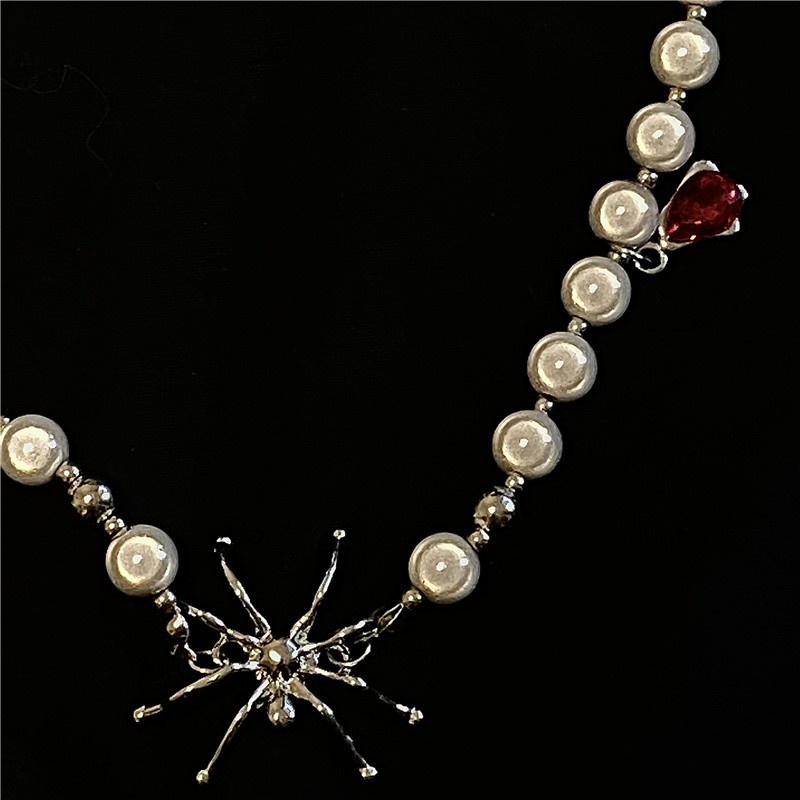 Reflective Pearl Spider Necklace Accessories Pendant Temperament Dark Personality