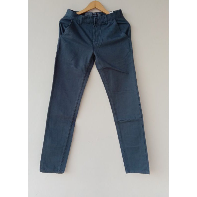Celana Chino Pria Details Slim Fit