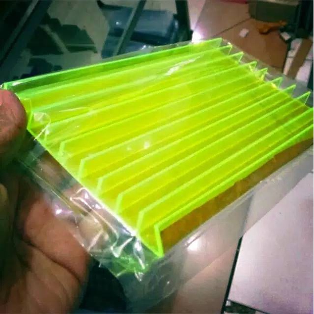 TEMPAT PERDANA 9 TINGKAT MOLDING/DUDUKAN PERDANA