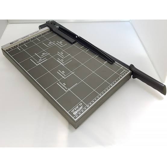 

Alat Pemotong kertas F4 / Paper Cutter Origin F4