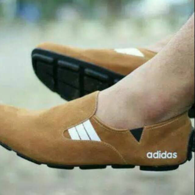 Adidas slip on