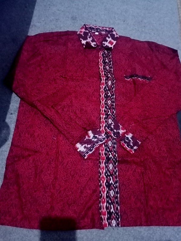 Kemeja Batik Mega Mendung Merah | Lengan Panjang | Atasan Pria Batik Modern