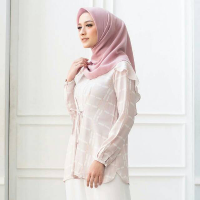 Emily Blouse by Klamby
