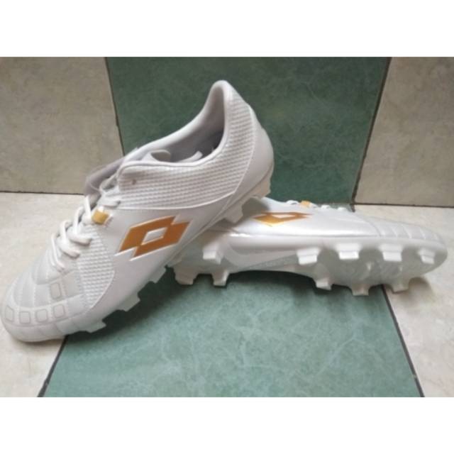 LOTTO SOCCER SQUADRA FG - PEARL WHITE / METALIC GOLD