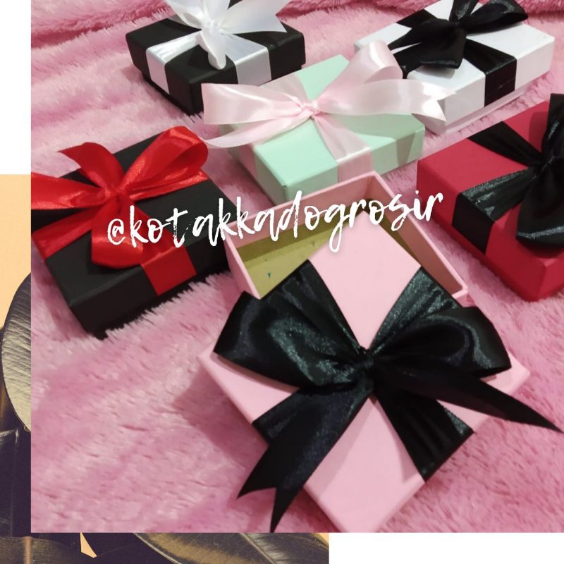 

giftbox size 7x7x3 plus pita