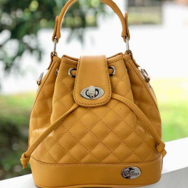 Tas wanita branded merk MyQeena by Kirana Stuff original tipe Allura