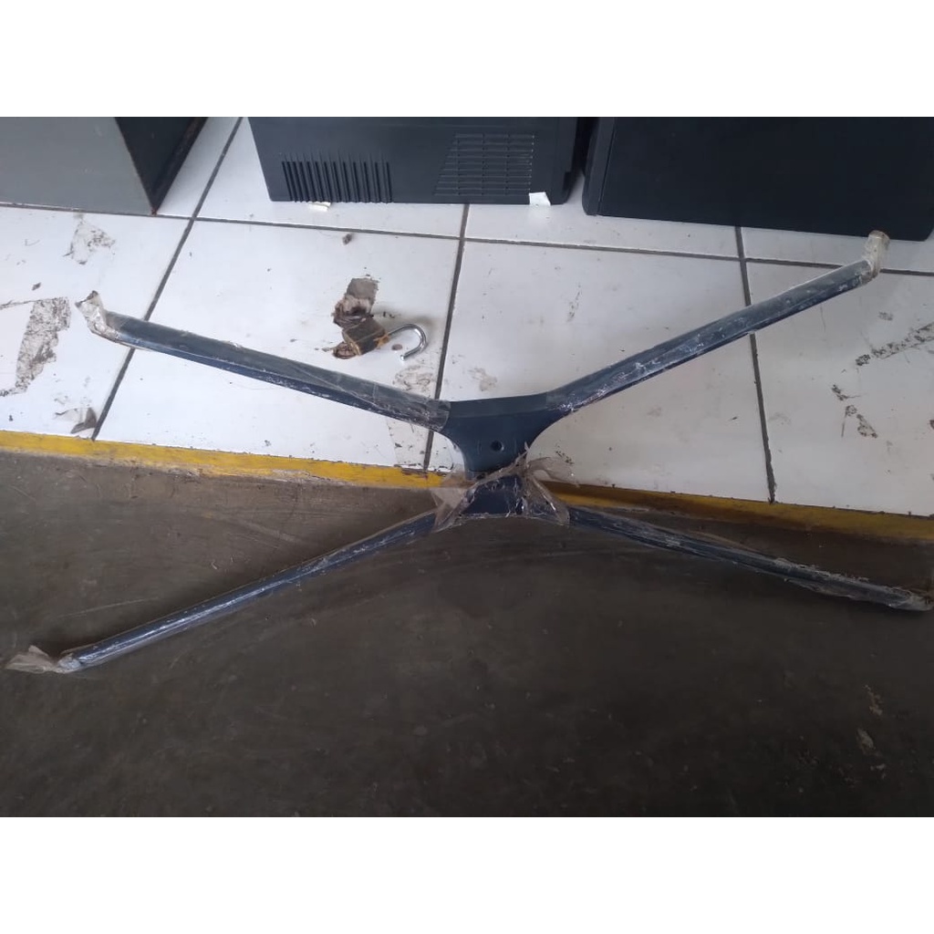 kaki Samsung LED TV UA-49K6300 49 Inch Full HD Curved Smart