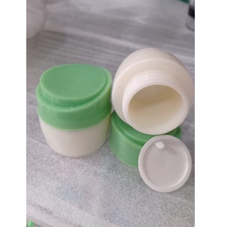 Pot cream 15gram/putih tutup hijau/wadah kosmetik/cream wajah/plastik
