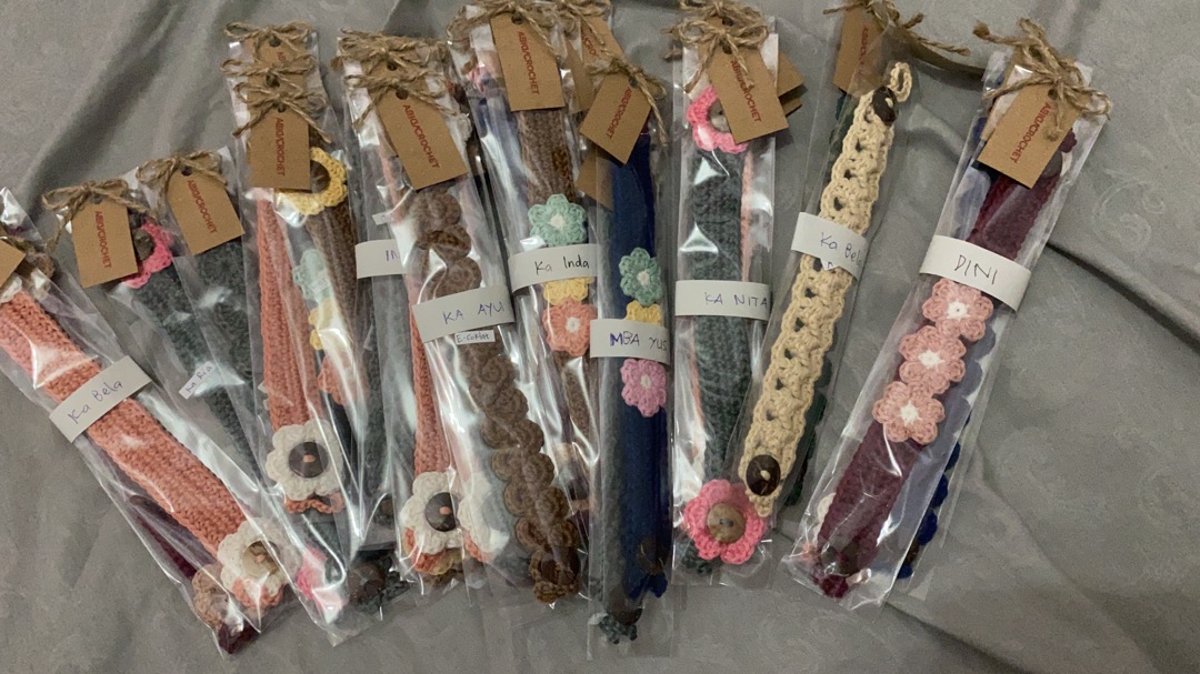 Connector Masker Rajut Motif Bunga