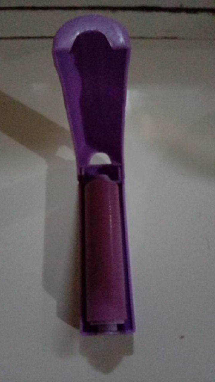 Rol Mini Pengangkat Pembersih Debu Bulu Baju Sticky Buddy Lint Roller