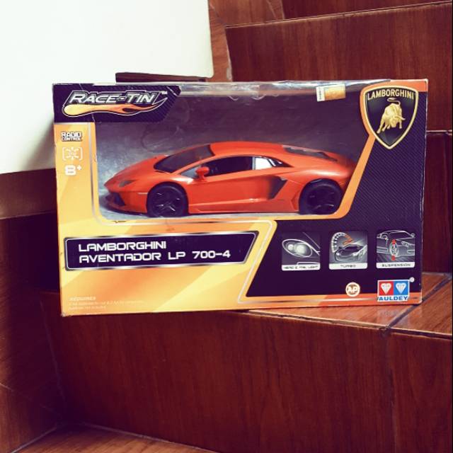 Mobil Auldey R/C race TIN 1: 28 Lamborghini Aventador LP 700 -4