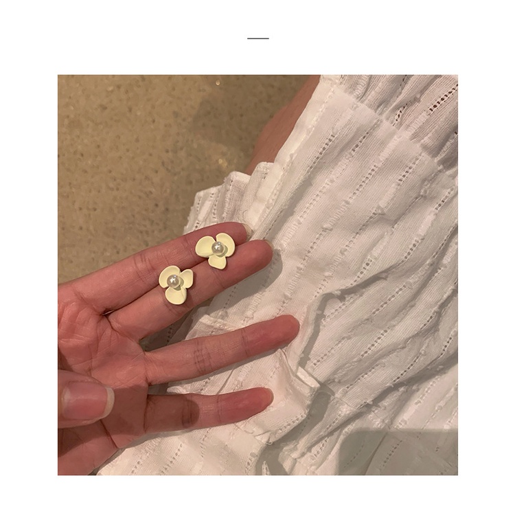 Putih Bunga stud earrings untuk wanita Musim Panas in gaya niche desain segar mutiara anting-anting