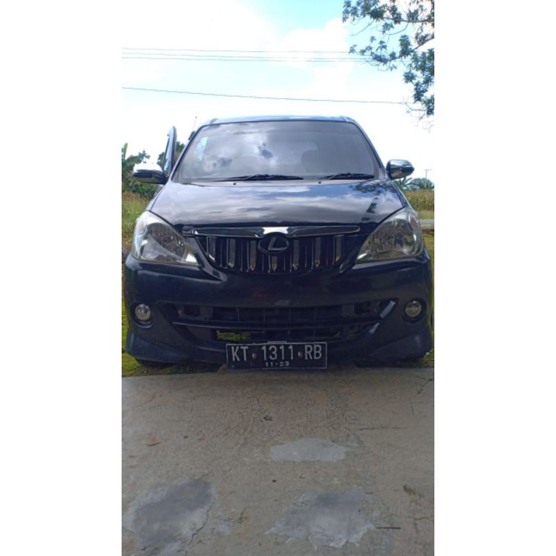 Grill Avanza Lama model Logo Lexus