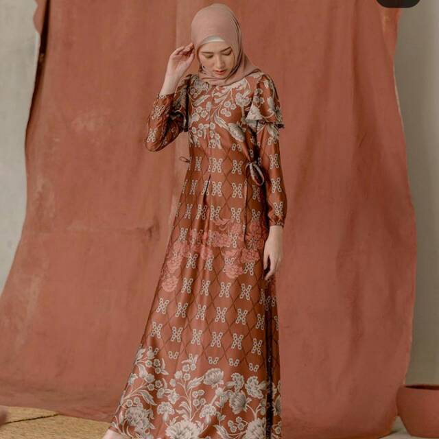 Rinjani Dress Clay M Wearing Klamby